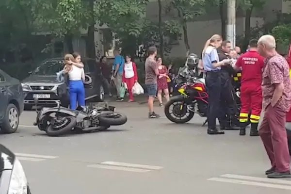Accident grav în Capitală: un motociclist a ajuns la spital după ce a fost LOVIT de o mașină
