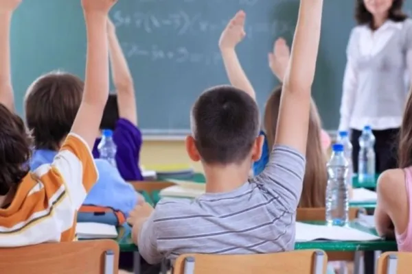 Este aproape oficial: Educația pentru sănătate va fi studiată în școlile din România doar cu acordul părinților