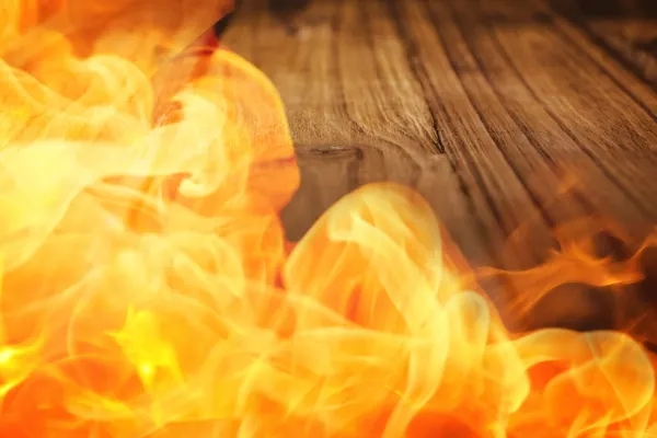 Motivul incredibil pentru care zeci de deţinuţi au incendiat o închisoare din Italia