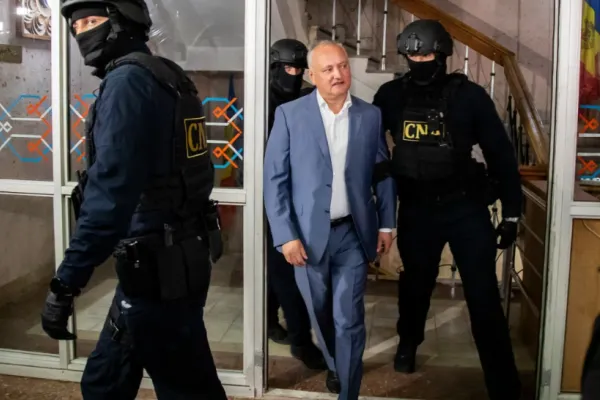 Igor Dodon invocă un puci al Moscovei la Chișinău într-o publicație a propagandei de la Kremlin