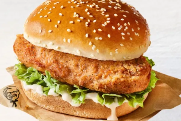 Ce probleme au unii: Premierul din Australia se implică în scandalul verzei din salatele KFC - Restaurantele pun jumătate varză, jumătate salată, din cauza prețurilor