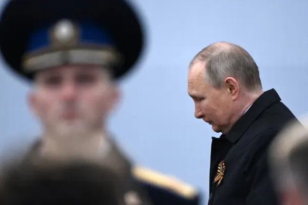 Mișcare fără precedent în Rusia! ZECI de oficiali cer DEMISIA lui PUTIN după războiul din Ucraina - Câte zile mai stă la Kremlin