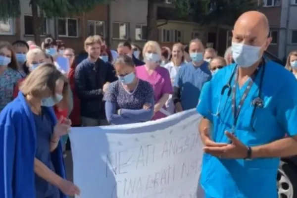 Medicii amenință cu proteste de amploare. În unele ministere salariile cresc și cu 50%