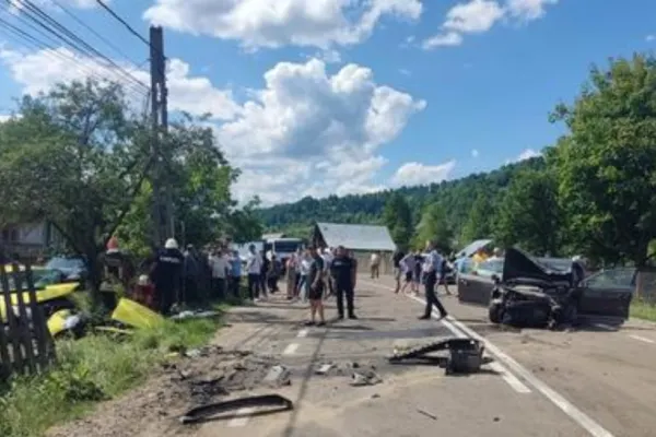Accident violent între Onești și Miercurea Ciuc: Două mașini s-au ciocnit în curbă - Unul dintre șoferi A MURIT - Trafic oprit | FOTO