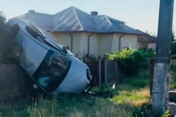 Accident în Dolj. Medic prins băut la volan, după ce s-a răsturnat cu mașina când mergea spre spital - VIDEO