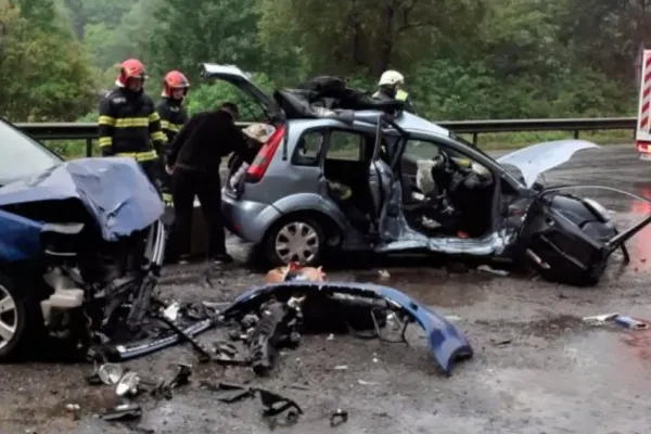 Accident rutier cumplit în Cluj - O tânără a murit și alte 3 persoane, rănite, inclusiv un copil de 10 ani - FOTO