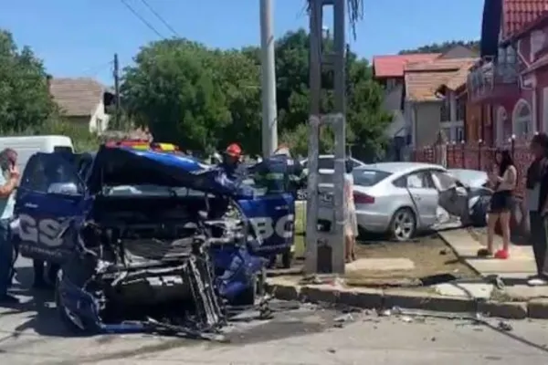Accident cumplit în Timișoara: 3 victime, dintre care și un copil de 5 ani - VIDEO