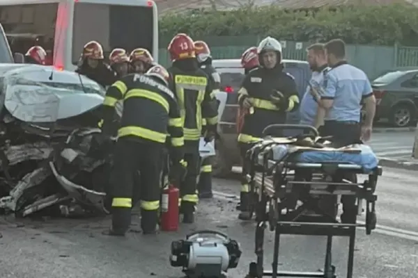 Accident grav, în Sibiu. Un șofer a intrat într-un grup de oameni de pe marginea drumului. Un pieton se află în comă