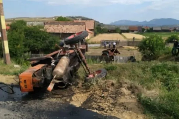 Accident înfiorător în Harghita. Internaționalul de Budapesta a spulberat un tractor. Șoferul A MURIT pe loc - FOTO