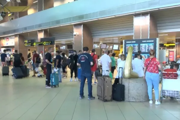 Haosul în aeroporturi continuă: GREVĂ în Italia - Atenţionare de călătorie transmisă de MAE
