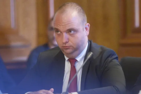 De ce este păstrat Bogdan Mîndrescu la Ministerul Transporturilor - Invitație pentru Sorin Grindeanu, la Culisele statului paralel