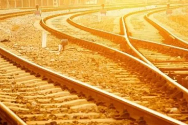 Transportul în comun și cu trenul pe caniculă, la peste 40 de grade, un COȘMAR pentru români - Ce sfat le dă ministrul Sorin Grindeanu