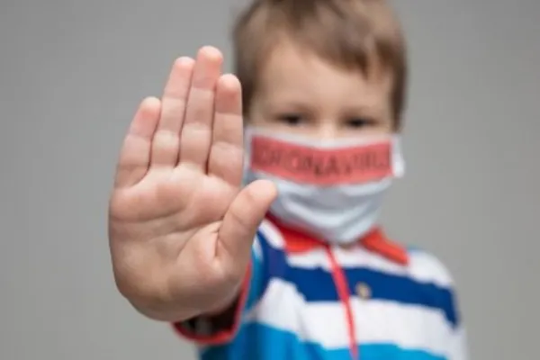 Bilanț 12 august. Peste 5.700 de români infectați și 20 decese - 479 de copii, în spital - Cele mai mari focare COVID