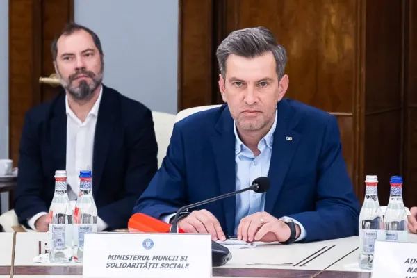 Secretar de stat din Ministerul Muncii, luat cu ambulanța din ședința de guvern. I s-a făcut rău din cauza Covid. Este vaccinat și a mai fost infectat