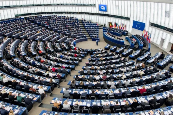 Propunerea Comisiei privind ”taxonomia verde” a trecut de Parlamentul European! Mesajele lui Iohannis, Ciucă și Popescu