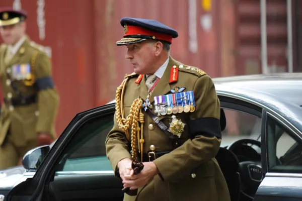 Fost șef al armatei de la Londra avertizează: Marea Britanie este prea slabă să se lupte cu Putin și Rusia