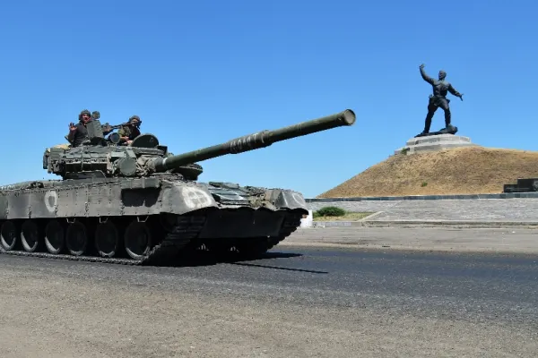 Război în Ucraina, ziua 136. Rusia continuă bombardamentele în Donețk. Raportări independente indică indică cifre uriașe ale pierderilor în ambele tabere  -LIVE TEXT