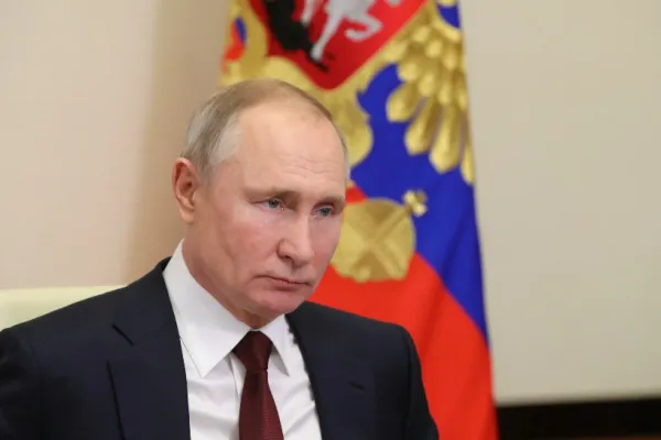 Decizie controversată, în Germania: Gerhard Schroder a declarat că nu va renunța la dialogul cu Vladimir Putin