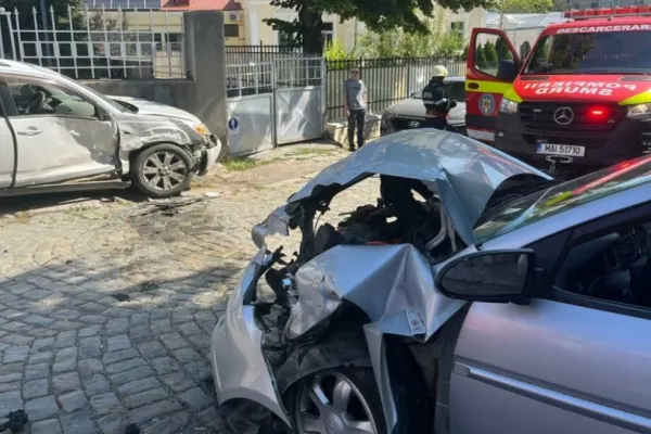 Accident  grav pe o stradă din Tulcea: o persoană a rămas încarcerată