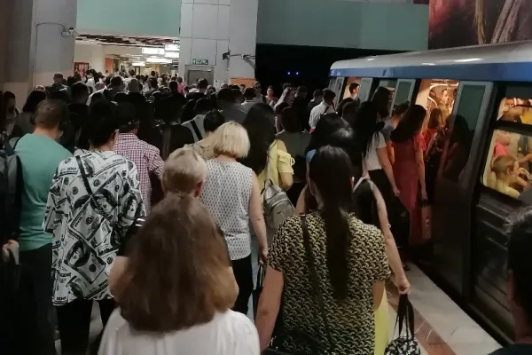 Probleme la metrou, în Capitală - Sorin Grindeanu: „Anul 2021 s-a încheiat cu datorii de 200 de milioane, dincolo de show-ul cu răngi”