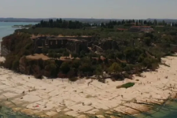 Cel mai mare lac din Italia a secat. Imagini dramatice cu lacul Garda - FOTO/VIDEO