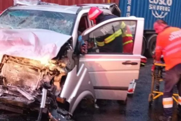 Accident cumplit în Caraş-Severin. 6 victime, dintre care 3 copii, în urma unui impact devastator