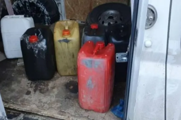 Percheziţii la hoţii de motorină, în județul Sălaj. 4 bărbaţi au fost duşi la audieri