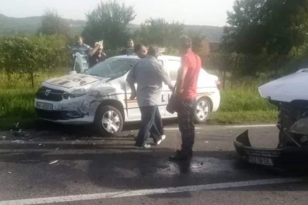 A vrut să evite radarul și a dat peste polițiști. Accident bizar în județul Buzău - FOTO