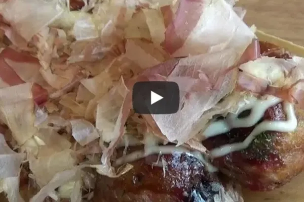 VIDEO – Încă mișca peștele în farfurie – A comandat un fel de mâncare deosebit, într-un restaurant japonez – Când a văzut ce i-au adus, era să i se facă rău