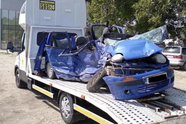 Accident grav în Vrancea. Un mort și 3 răniți, în urma unui impact devastator - FOTO