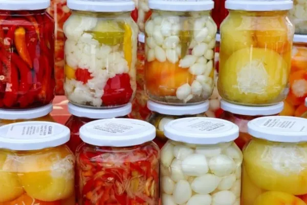 Beneficiile uimitoare ale murăturilor pentru sănătate. Sunt considerate adevărate medicamente naturale