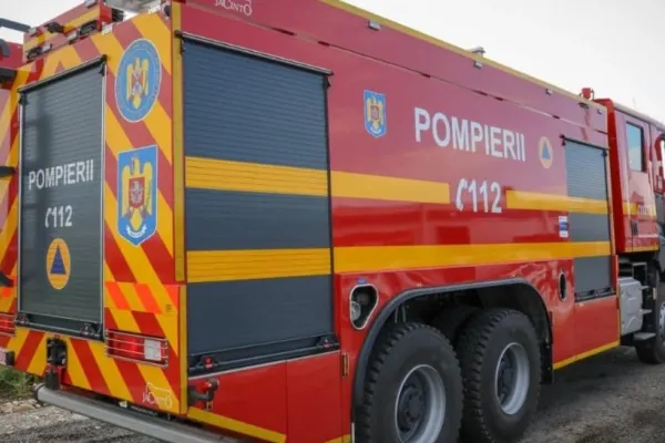 Un bărbat din Vaslui a murit în vârful unui nuc după ce a făcut infarct. A fost nevoie de intervenția pompierilor pentru a da jos trupul neînsuflețit
