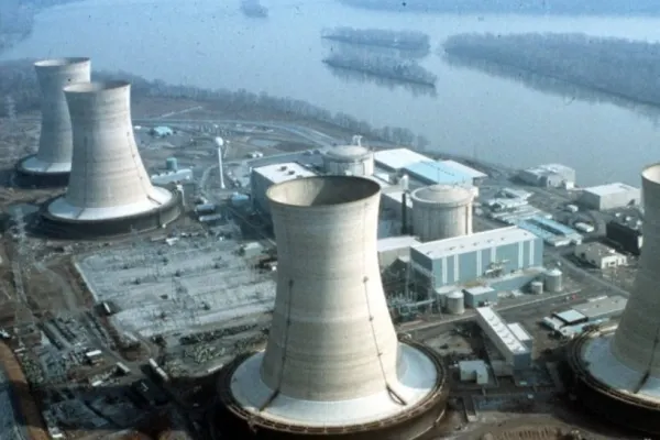 Alarmă la Zaporojie după ce o dronă a lovit centrala nucleară. AIEA: "A ataca siturile nucleare este o joacă cu focul"