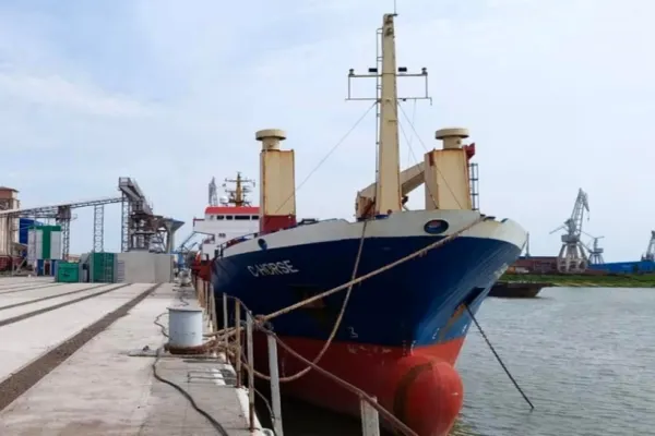 Prima navă încărcată cu cereale din Ucraina a plecat din Portul Galați: care este destinația finală