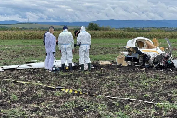 Fratele fostului ministru Adomniței, mort într-un accident aviatic - ce făcuse bărbatul în ziua tragediei. Cum s-a prăbușit, de fapt, avionul