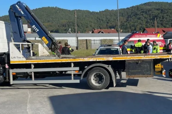 Accident cumplit de muncă: un angajat a murit după ce a fost prins între o macara și un camion - Anchetă ITM