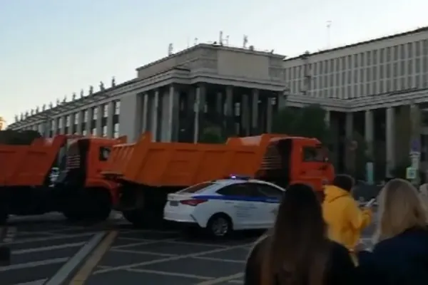 Situație tensionată la Moscova. Blindate pe străzi și elicoptere în aer. Ce pregătește Putin