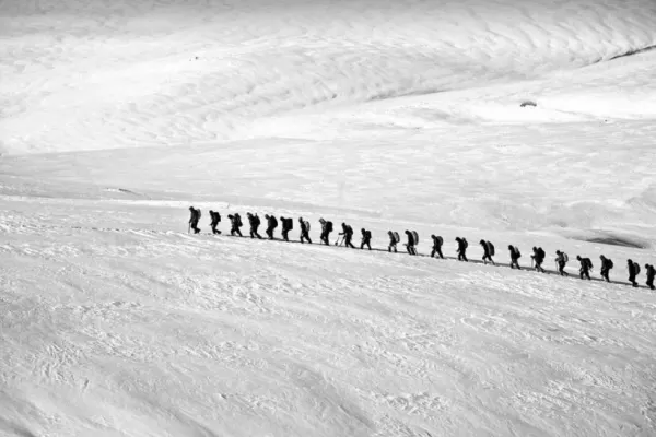 Numărul alpiniștilor morți în tragedia din Rusia, în creștere. Bilanțul se ridică la 8 morți