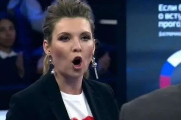 Momente comice la TV, cu păpușa de fier a lui Putin. "Înaintăm....cu 3 centimetri pe zi - VIDEO