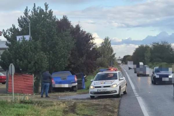 Autospecială de poliție, implicată într-un grav accident rutier - 3 polițiști răniți - VIDEO
