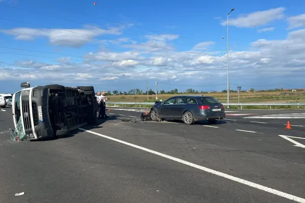 Plan roșu de intervenție la Satu Mare, ACCIDENT cu 8 victime, un microbuz răsturnat - FOTO/VIDEO