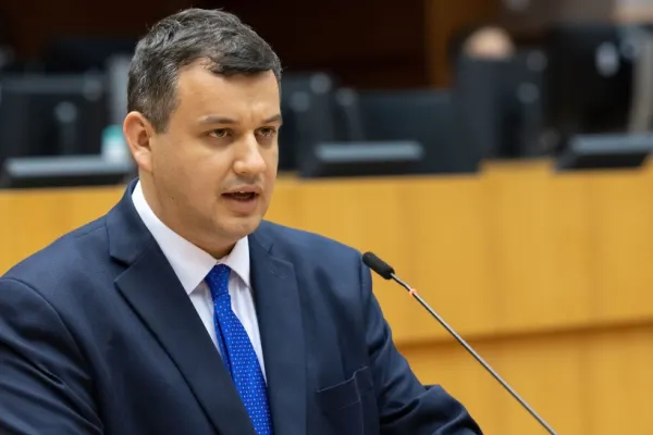 Eugen Tomac: PMP cere restructurare guvernamentală. PSD, PNL şi UDMR să renunțe la logica „satului de vacanţă”