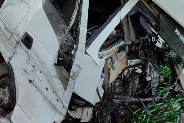 Accidente în lanț pe A3, la intrarea în Ploiești! Șoferul unui TIR a murit, alte 8 persoane afectate în a doua coliziune. Trafic blocat - FOTO&VIDEO