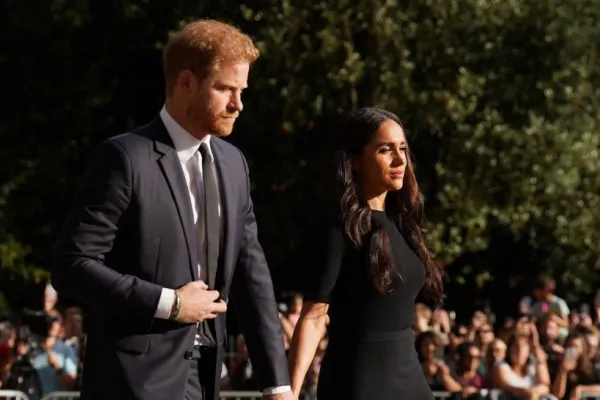 Prinţul Harry şi Meghan le doresc „sănătate şi însănătoşire lui Kate şi familiei”