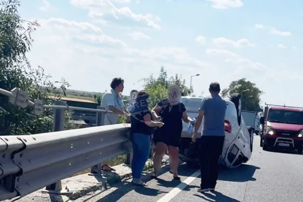 VIDEO - Accident surprins de camera de bord - O mașină s-a răsturnat - Accident șocant în Satu Mare