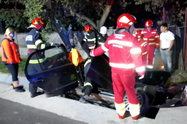 Accident auto grav. Tatăl a murit, copilul de 3 ani este în stare gravă la spital