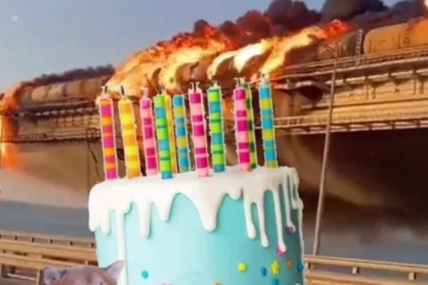 Val de IRONII la adresa lui Putin și a podului său! Milioane de vizualizări pe Twitter la glumele cu podul explodat din Crimeea