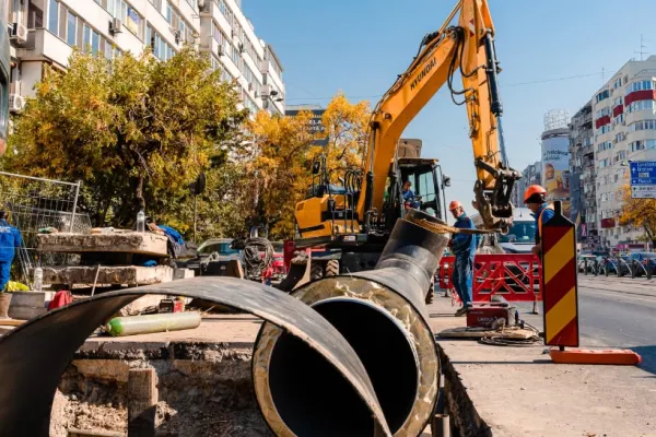Se fac probe de presiune pe un tronson de 800 m de conductă magistrală de termoficare modernizată - Anunțul lui Nicușor Dan