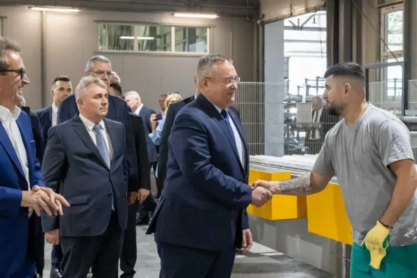 Nicolae Ciucă, la Craiova: „Guvernul oferă investitorilor tot sprijinul necesar”