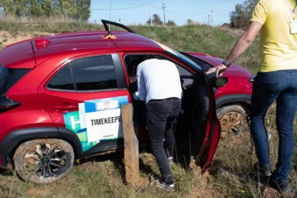 3 accidente în 30 de minute, la Raliul Clujului. Un rănit, preluat de SMURD - FOTO